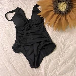 Ralph Lauren keyhole one piece swimsuit - Size 6